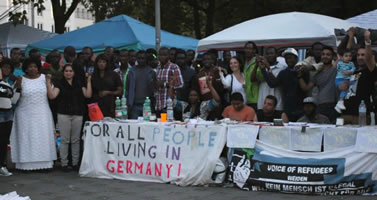 Non-Citizens besetzen Sendlinger Tor Platz in München