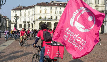 Streikdemo der Foodora-Fahrer in Turin am 11.10.2016