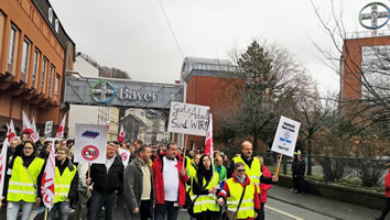Demonstration am 3.12.2018  in Wuppertal gegen Stellenabbau bei Bayer - Foto von BaSo