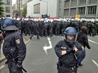 Polizeikessel bei der blockupy-Demo