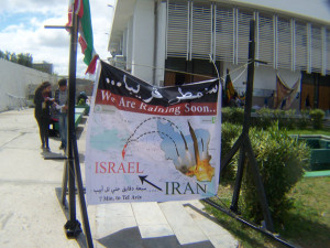 WSF2015: iranische Regimeagenten in kleinen Gruppen am Rande des Forums (II)