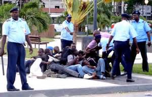 Polizei gegen Demonstranten Luanda Mai 2015