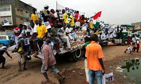 Solidaritätsdemo mit den Buch-Club Verhafteten in Luanda-Angola Ende Juni 2015