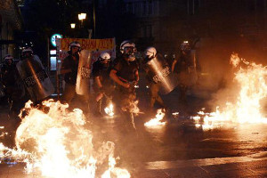 Polizeieinsatz gegen Demonstration vor dem Athener Parlament am Tage der Beschlussfassung zum EU-Diktat 15. Juli 2015