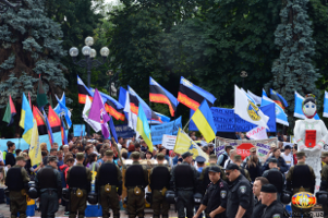 Gewerkschaftsdemonstration in Kiew am 3. Juli 2015 - die Töne werden radikaler gegen die antisoziale Politik der Oligarchenregierung