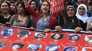 Protest in Istanbul am 25. Juli 2015 gegen den Überfall auf Kurden und Linke