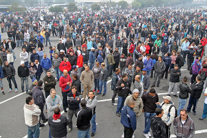 Der 5. Streiktag bei Mercedes Sao Bernardo am 28. August 2015 - das Unternehmen will weiterhin Entlassungen diktieren