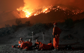 Gefangene beim Einsatz als Hilsfeuerwehrleute in Kalifornien im August 2015