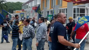 Protest vor DHL in Panama City am 7. August 2015