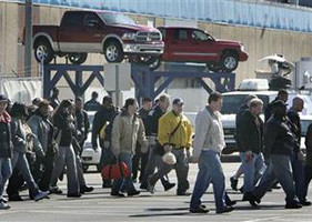 Chryslerarbeiter auf dem Weg zur Urabstimmung in Toledo Oktober 2015