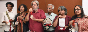 FilmemacherInnen geben im indischen TV ihre Preise zurück aus Protest gegen Gleichschaltung der Filmakademie im November 2015