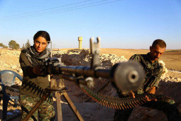 Kurdische Kämpferinnen siegreich gegen Isis 2015