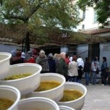 Hungerschlange in Athen im Dezember 2015 - EU will auch soziales Notprogramm verhindern