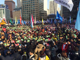 Demonstration gegen Gewerkschaftsrepression in Seoul am 5.12.2015