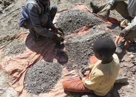 Kinderarbeit in kongolesischer Kobaltmine Mai 2015