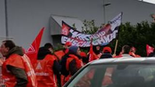 Warnstreik bei Finova, Remscheid, am 24.2.2016, Foto: IG Metall Remscheid-Solingen