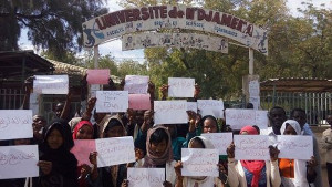 Demonstration gegen Vergewaltigung durch Ministersohn an der Uni Ndjamena am 19.2.2016