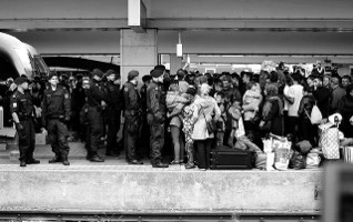 Not welcome: Flüchtlinge auf dem Wiener Bahnhof im März 2016