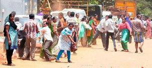 Fraeunstreik Bangalore 19.4.2016