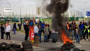 Blockade bei Amazon Douai (Nordfrankreich) am 25.5.2016