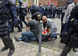 Festnahme von Antoine (CGT) am 17. Mai 2016 in Lille bei der Demonstration gegen das neue Arbeitsgesetz