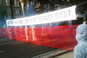 Ringblockade gegen Asyl-Notstandsverordnung am 7. September 2016 in Wien (Autonome Antifa Wien)