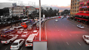 Verkehr vor bestreiktem Krankenhaus in Nairobi 6.12.2016