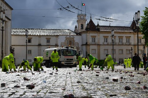 Müllwerker im portugiesichen Coimbra