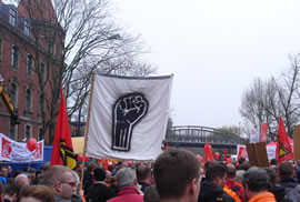 Bilder von der Kundgebung der Bombadier-Kollegen am 30.03.17 vor der Konzernzentrale in Berlin von Georg Daniels - wir danken!