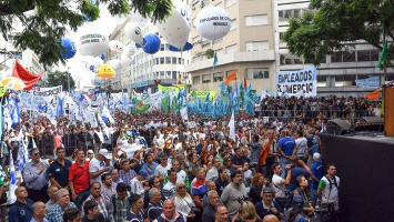 Dass die Gewerkschaftsdemo am 22.8.2017 gross wurde - dafür sorgten vor allem Gewerkschaftsopposition und soziale Bewegunggen