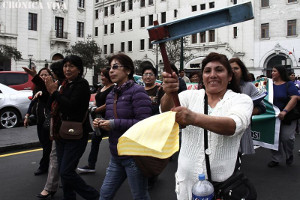 Lehrerdemo in Lima für Streikfortsetzung: Geht es nach der KP, sind alles Terroristen