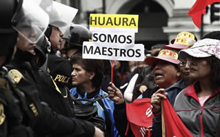 Peru im August 2017: Lehrerdemo in Lima für Streikfortsetzung: Geht es nach der KP, sind alles Terroristen