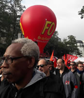 Paris gestern: Gewerkschafter von FO, die entgegen der Positionen ihres Generalsekretärs mit demonstrieren. Foto von Bernard Schmid vom 12.9.2017