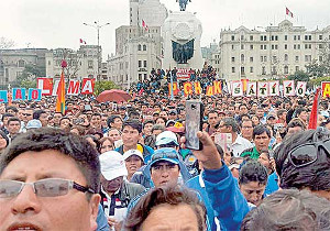 Die bisher letzte Lehrerdemo in Lima am 30.8.2017 - sie werden immer größer