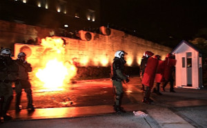 Riot vor Athener Parlament 15.1.2018