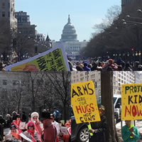 24.3.2018: Millionen Menschen in über 170 Städten der USA demonstrieren gegen freien Waffenzugang