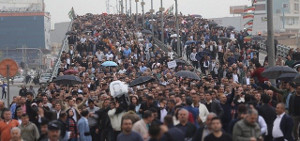 Ärzte und Krankenschwestern demonstrieren gegen Gehaltskürzungen durch die kurdische Regionalregierung in Erbil am 25.3.2018