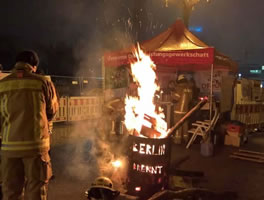 Berlin brennt:  Feuerwehrleute fordern "Geld investieren, statt Leben riskieren!"