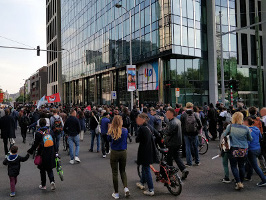 Demonstration in Mons am 18.5.2018 fordert nach Kindermord den Rücktritt des Innenministers