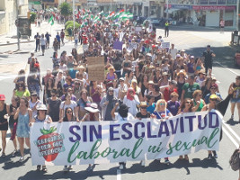 Demonstration gegen Terror auf andalusischen erdbeerfeldern - in Solidarität mit marokkanischen Landarbeiterinnen am 16.6.2018 in Huelva