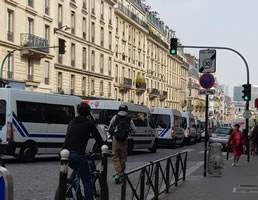 Foto von Bernard Schmid vom 1.5.2019 in Paris/Frankreich: Ohne weiteren Kommentar: Illustration zum Thema Verwendung französischer Steuermittel