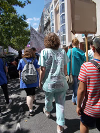 Foto von Bernd Landsiedel vom 2.7.2019 in Paris: Ich bin kein Roboter. Ich pflege Menschen