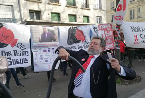 Foto von Bernard Schmid der Demo gegen Renten"reform" am 17.12.2019 in Paris