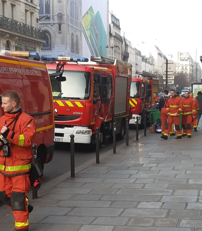 Paris am Freitag, den 24. Januar 20: Paris und Feuerwehr im Vorfeld der Demo auf der Hut... Foto: Bernard Schmid