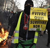 Gelbwesten in Frankreich: "Leben ja - Überleben nein!"