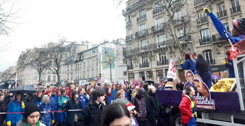 Frauendemo am 8.3.2020 in Paris: Ausschnitt aus der Demo (Foto von Bernard Schmid)