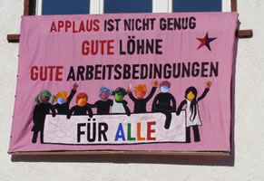 AKU Wiesbaden: [Transparent-Kampagne] „Applaus ist nicht genug! Gerechte Löhne für Pfleger*innen, Verkäufer*innen…“
