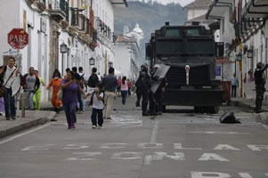Aufstandsbekämpfungseinheit ESMAD in den Straßen Kolumbiens. Foto: Colombia Informa