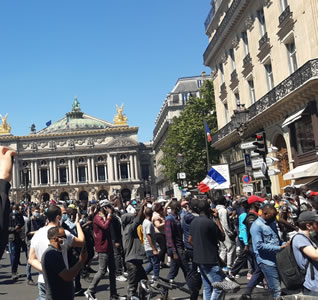 Photo von Bernard Schmid vom Samstag, den 30.05.20: Auftakt am Opernplatz in Paris