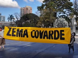 Eine der zahllosen Protestaktionen am 15. August 2020 gegen den Angriff auf die Landlosen in Minas Gerais in Brasilien